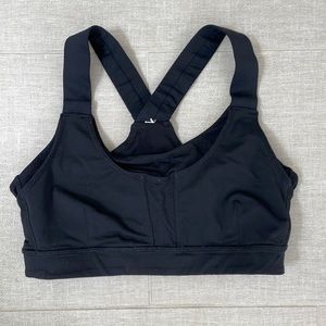 Lululemon black high impact sports bra with pockets!